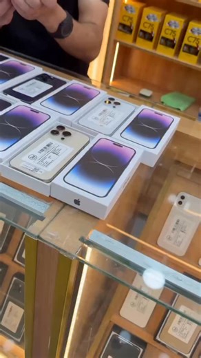 1.1K views · 70 reactions | #iphone #instagram #الامارات #laptop #الشارقة #دبي #ipad #الموجي #ابوظبي #العين #اقري العروض الموجي ف الفرع الجديد للتواصل وواتساب/00971589898904العنوان/الشارقة _ شارع جمال عبدالناصر متاح توصيل  للوكشن https://maps.app.goo.gl/tvj8uQcywLn5iUdMA?g_st=ipc | Elsayed Elmogy Sharjah | Facebook