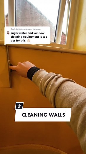 Reply to @itskimmiemac 🧽 #clean #cleaning #cleantok #cleaningtiktok #renovation #reno #homerenovation #elbowgrease #houserenovation #windowcleaning