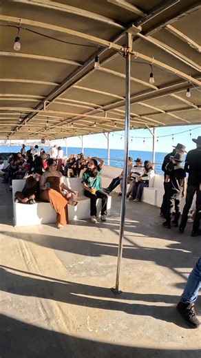 Barco Bay party ship en Puerto Peñasco con nuestros amigos de Elenas Boat & Tours una muy buena opción 🙋🏻 #Sergiobastian #fblifestyle #irongopro | Sergiobastian