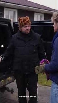 Eric Davidych showed Vasya Vpiska his Rox 01 #davidych #vpiska #carfromchina #rox #rox01 #shorts