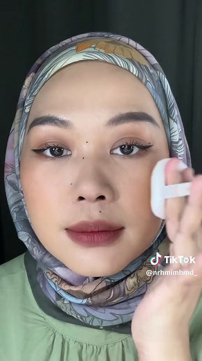 Skin terlalu oily even dah pakai loose powder, korang kena try setting powder ni ! Superbbbb weh ! I use translucent , my fav for now 🥹🫶🏻