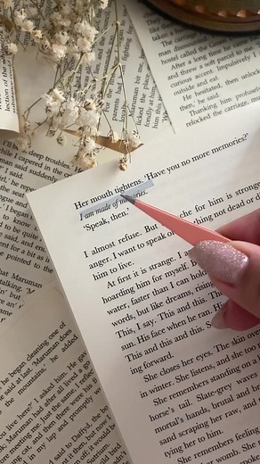 annotation stickers changing the annotating game ✨ 🎥: @shanayah ˚✧˖ | @shanayahreads #titlepieces #booktok #booktoker #thesongofachilles #annotatingbooks #annotatedbooks #fyp #bookclub #annotations