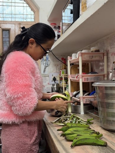 Buat keripik pisang untuk stock cemilan keluarga di india #minivlog #dailyvlog #tanudanmonu