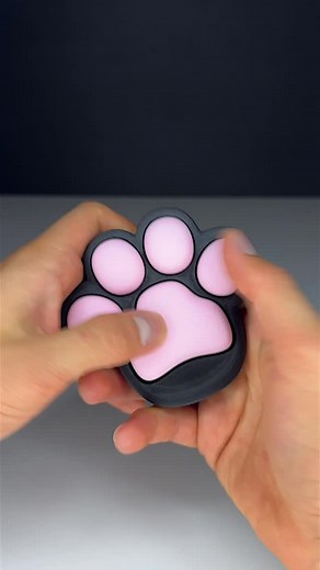1.8K views · 929 reactions | 3D Printed Cat Paw Fidget STL: https://makerworld.com/models/586742 | MIND 2 MAKE | Facebook