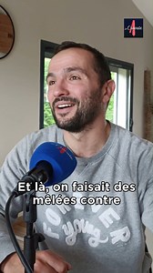 🪵Quand William Servat apprend aux 9 à faire des mêlées chez les Babaas. Podcast complet avec Alexi Balès à écouter sur votre plateforme préférée ! 👉🏼Soutenez l'indépendance en adhérant au Club La Cravate : lien dans la bio. | La Cravate
