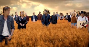 30 Of The Most Famous Country Music Singers Join Together In An Unbelievable Compilation Video Performance Of A Classic Song.