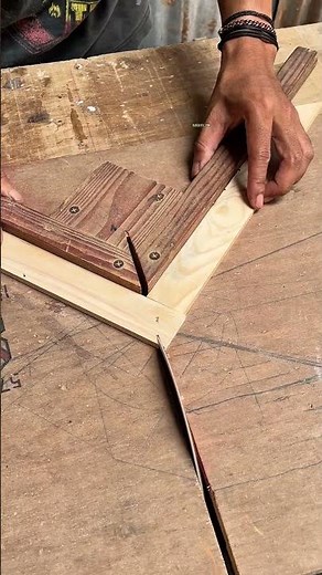Cutting 45 degrees using a table saw #po_woodworking #woodworking #woodscraft #wood #carpenter #diy