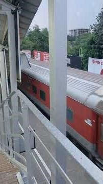 Howrah Raxaul Mithila Exp through pf3 in MANKUNDU station