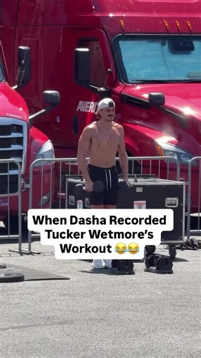 “Keep going, Tucker, come on, don’t give up now” 😂😭 #Dasha #TuckerWetmore #Country #Workout