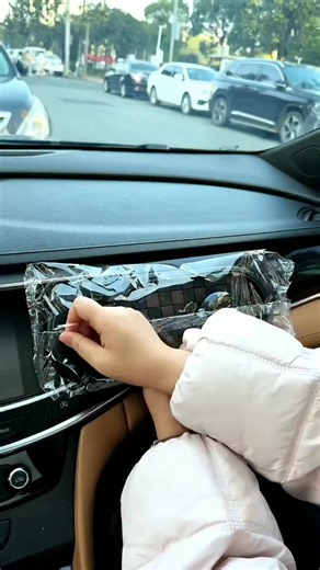 🚗 Maşınında dağınıqlığa son! Bu aksesuar hər sürücüyə lazımdır. 🔥 📱 Telefon tutacağı sürüşməyən mat park nömrəsi bir məhsulda! ✔️ Telefonunu təhlükəsiz saxla ✔️ Xırda əşyaları rahat yerləşdir ✔️ Salonuna premium görünüş qat 📩 Sifariş üçün Direct-ə yaz. #avtoaksesuar #maşın #caraccessories #cargadgets #avtostoreaz