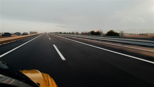 Course-poursuite spectaculaire sur l’autoroute A1 : avec une plaque falsifiée, il percute une voiture et refuse de s’arrêter