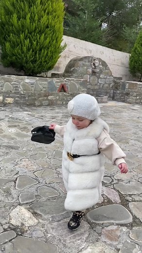 Adorable Child Fashion in Winter Outfit Inspiration