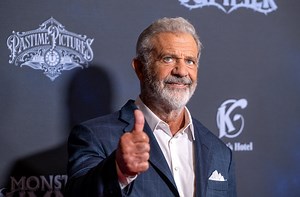 Mel Gibson's rare red carpet outing with the 2 youngest of his 9 kids