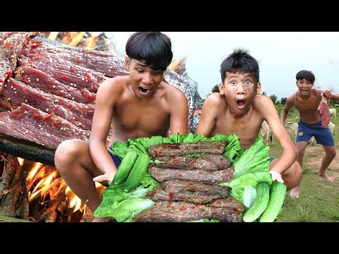 Cooking Beef Grill on the Rock - Eating Delicious