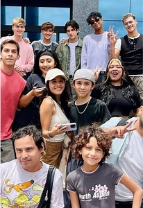 El grupo @SANTOS BRAVOS le cumplió el sueño a Elena, una niña que actualmente lucha contra el cáncer 🥺