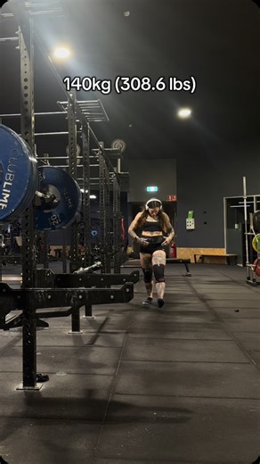 Lazy Boi | (Angry) Powerlifter on Instagram: "I have ONLY ever HIT 140kg for a SINGLE rep… Today I NEEDED three… BUT I was nervous and my NERVES took over and I BARELY got TWO… I was AWARE it was mostly from NERVES.. So I WENT again… And COACH said the MAGIC words… DONT MISS THAT THIRD REP! As SOON as I read that the ADRENALINE took over 🔥 LESS GO 🤘 @coach.tombulk #squat #squats #trainhard #powerlifting #powerlifter #strongwomen #powerliftingmotivation #motivation #gymfail #masculineenergy #ad