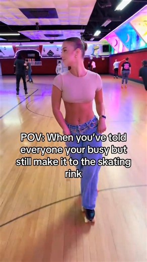 Skating is totally a complete Binna's Love Language 🤗👑👑🤗 #skate #rollergirl #sabrina