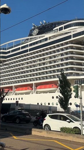 🚢 MSC World Europa a Messina | La Nave da Crociera Più Spettacolare del Porto! 🇮🇹
