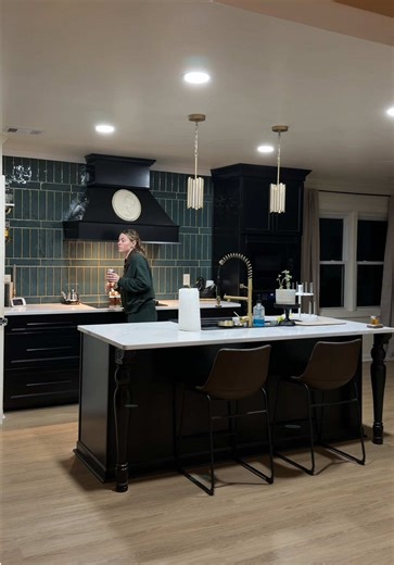 How to Effectively Wash Your Kitchen Cabinets