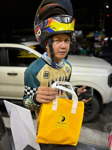 Long weekend mode:ON! Thank you for kicking it off with us. 🚀#dessert #coffee #graham #cake #mangofloat #mango #chocolate #oreo | Hava Java