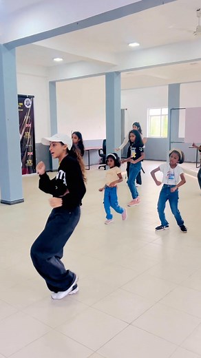 💃 Hogwarts Dancing Academy ඔන්න දැන් නව මුහුනුවරකින්! 💃 හොග්වෝර්ට්ස් Western Dancing පංතිය නර්ථන ශිල්පිනී දිනූ අබේගුණවර්ධන මහත්මියගේ මගපෙන්වීමෙන් පවත්වනු ලැබේ. 🗓️ සෑම ඉරිදා දිනකම 🕒 සවස 3.00 – 5.00 දක්වා 📍 ස්ථානය: Hogwarts Institute of Languages කොස්වත්ත පාර, පැල්මඩුල්ල නව ආරම්භයකට අදම ඔබත් එක්වන්න 💃 Hogwarts Dancing Academy – A New Beginning! 💃 Join our Western Dancing Class conducted by the talented dancer and instructor Dinu Abegunawardhana. 🗓️ Every Sunday 🕒 Time: 3.00 PM – 5.00 PM �