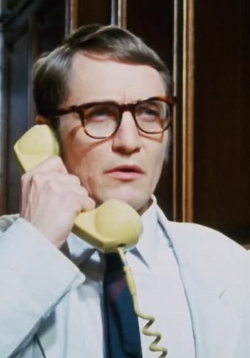 Classic Doctor Who: The Third Doctor S07:E01 - Spearhead From Space (Pt. 1)