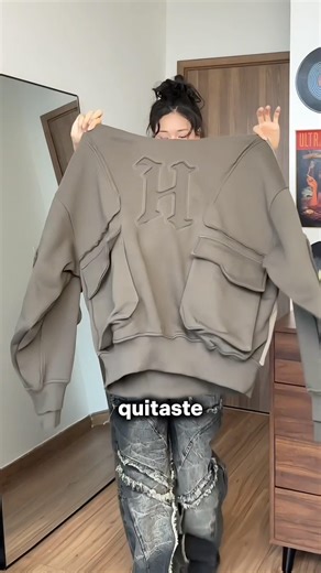 Check out this amazing trick! 💁🏻‍♀️😱 #fashion #tips #trending #viralvideo