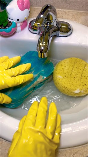 Super Sudsy Rinse 🫧🧽 #asmr #spongerinse #fypシ゚viral #satisfying #sudsy #cleantok #spongesounds