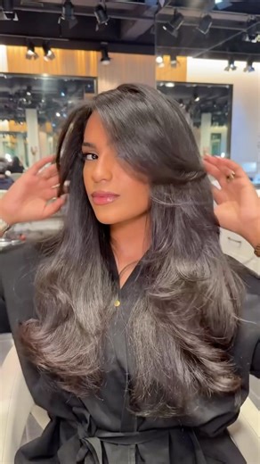 Ahnesti Monet McMichael on Instagram: "GWORLLL IM REBORN!!!! long layers, angled face framing pieces, curtain bangs to chin, and a gloss 🪄✨💕 2026 i’m coming for u"