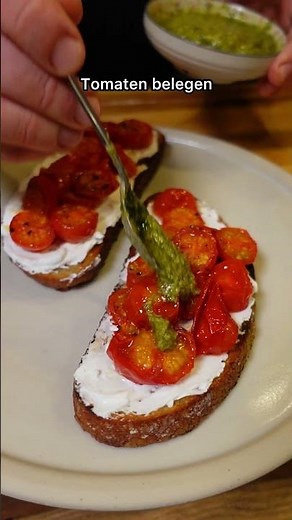 Tomato Pesto Crostini 🍅🌊 | Chefkoch