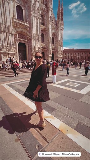 1.2K views · 509 reactions | Am venit să văd care mai e moda la Milano… Nu-mi dau eu straiul pe Gucci, Dior sau Coco 﫶❣️ | Andreea Haisan | Facebook