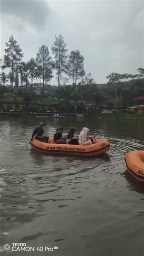 PUTER - PUTER PERAHU DI TENJOLAYA PARK BOGOR