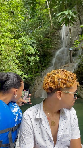 Drizzy Burke Walking TV on Instagram: "Tour with us now @drizzy.y_ ☀️🇯🇲"