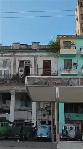 Cuba, this is what #Havana streets look like today.🇨🇺🤔🇨🇭