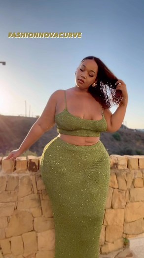 Marie Assi | In the spotlight💫 @fashionnovacurve @fashionnova 🔎The Spotlight Sequin Knit Skirt Set | Instagram