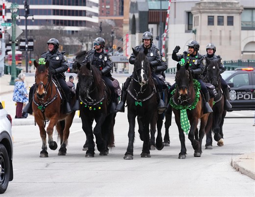 Only 30% of Milwaukee police supervisors live in the city. A new contract has an incentive