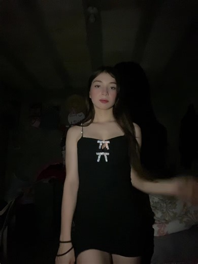 Videos de 💫🪐. (@camila_parra_0) con “sonido original - mood_lyrics_oficial”