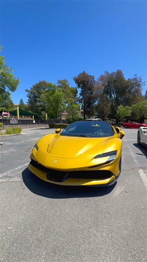 🇮🇹🕷️ Ferrari SF90 Spider -The breathtaking pinnacle of open-top, electrified hypercar performance