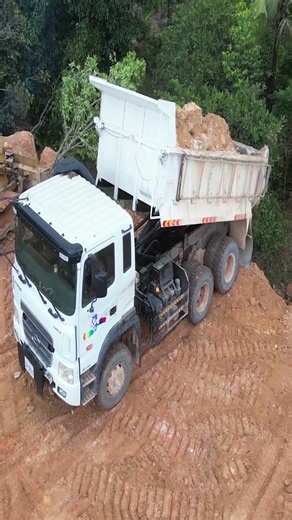 EP.249 Amazing! 15T Unloading Big Stone & Dozer Pushing on the Mountain #pnmachines