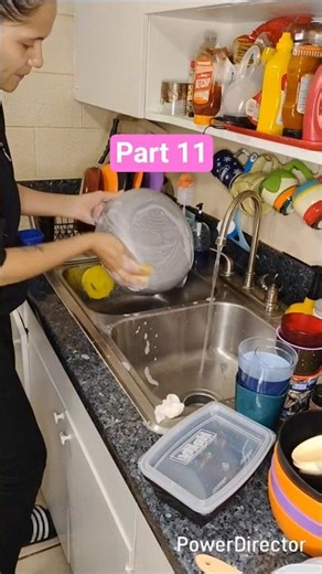 Should I use an abrasive paste?🤔 Prolly not but I got two people that cook stains in🤷#clean #shorts