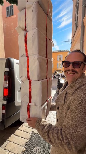 Julien Magic on Instagram: "shame on you Julien! #prank #xmas"