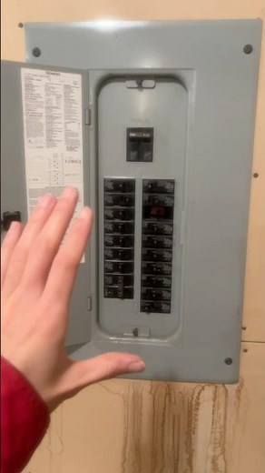 Upgrading my electrical panel from 100A to 200A - part 1 #electricaltips #panelupgrade #diy