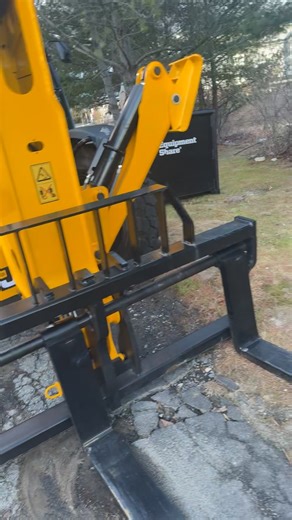 Troubleshooting a Keypad Power Issue in Equipment