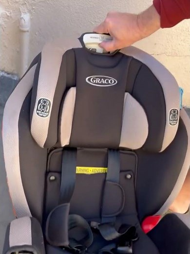 How to Loosen and Tighten the Straps of a GRACO Car Seat (part1) FULL video is on the channel#Shorts