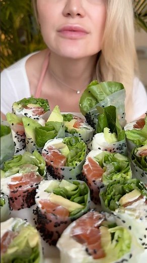 SALMON & AVOCADO RICE PAPER ROLLS