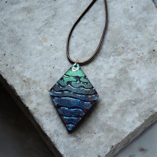 Blue Iridescent Diamond Pendant Necklace - Etsy