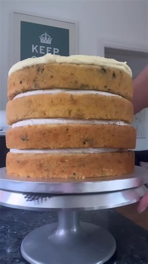 Sage Green Cake Design with Fresh Florals