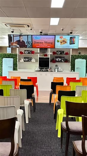 Such a wonderful crowd of smiling faces at my latest food demo for @scanpan_australia at @petersofkensington ❤️ We ate, we cooked, we chatted and most of all, we had fun! We prepared recipes using the extraordinary range of cookware from Scanpan, the HaptIQ Chef’s pan , Impact tagine and Axis stainless steel pots and pan. Check out all 3 recipes at https://clove.kitchen 🙏🏻 Thank you to the teams at Scanpan Australia and Peter’s of Kensington for looking after every conceivable detail in making