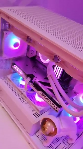 Hide the cables effortlessly🤩 Build your next ultimately aesthetic PC setup with MAG PANO M100R PZ Series PC cases👇 ✨ 270-degree panoramic tempered glass ✨ Micro-ATX Back-connect PROJECT ZERO motherboard compatible ✨ Support USB 3.2 Gen 2x2 Type-C More details 🔗 https://msi.gm/SDE4F1A0 #MSIProjectZero #backconnect #pcbuild | MSI Gaming