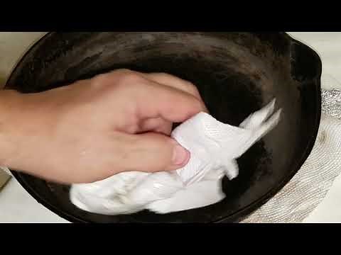Cast Iron Pan Restoration with Vinegar